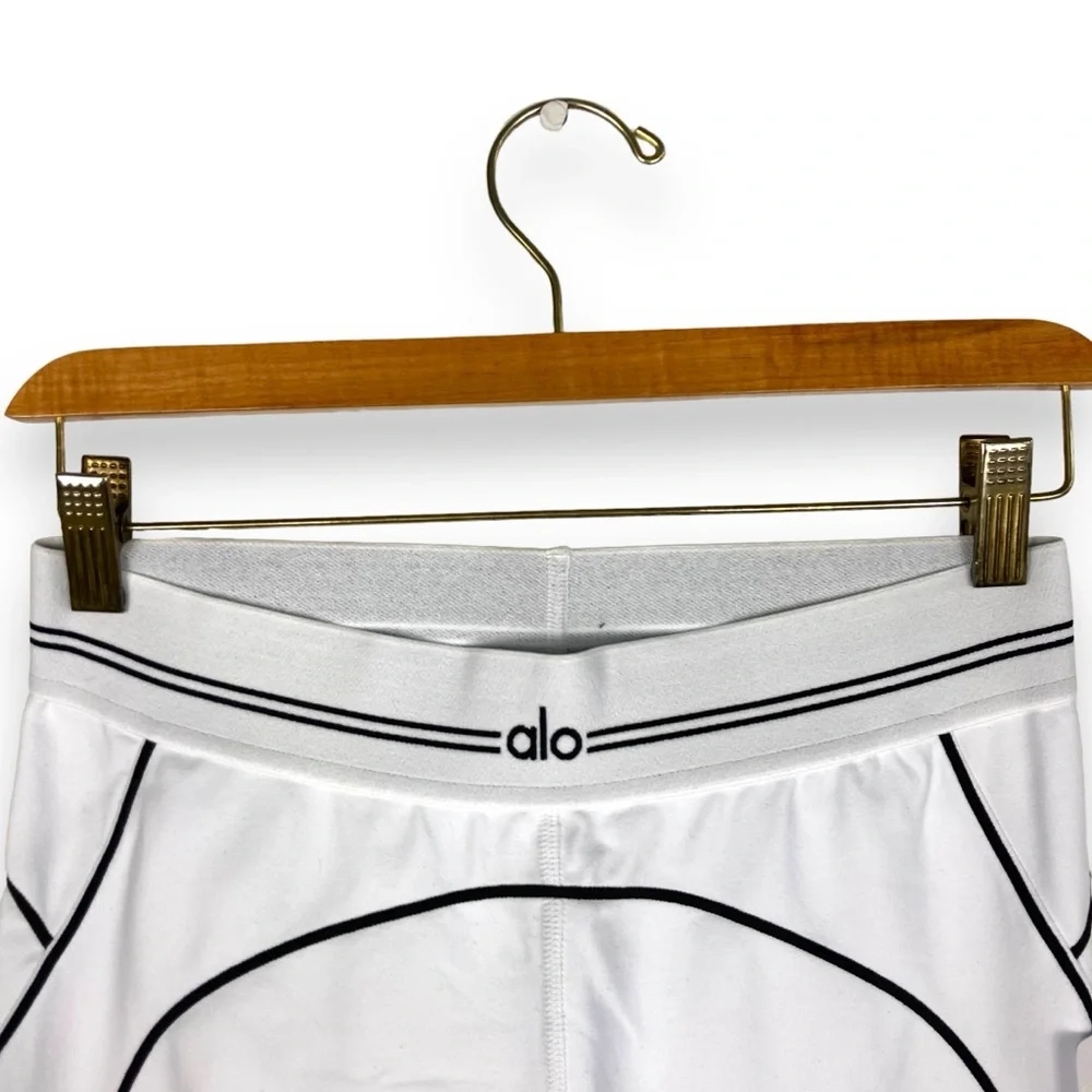 NWT Brand New ALO Airbrush High-Waist Heart Throb Leggings White Black Medium - Picture 8 of 14